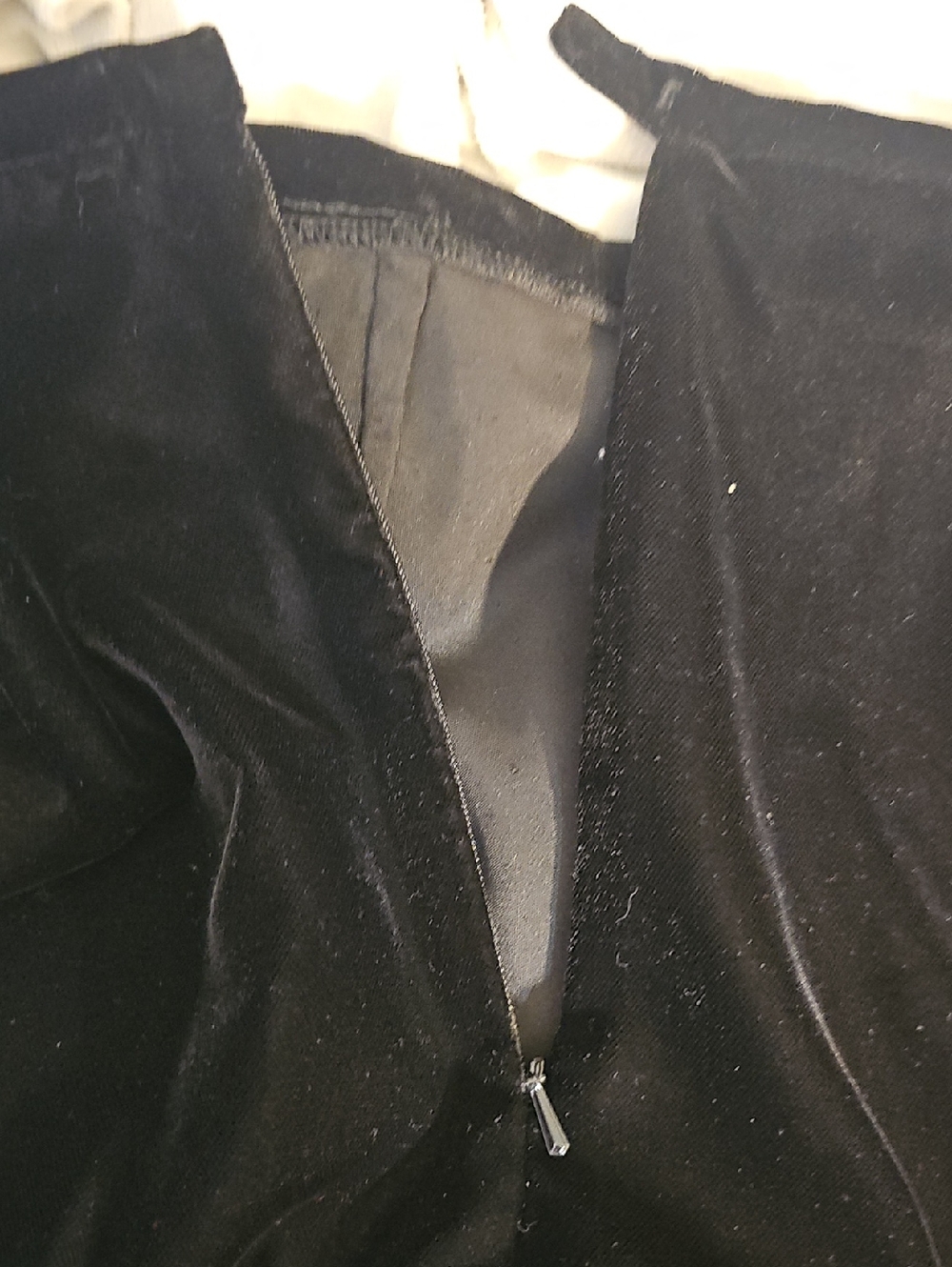 Talbots Black Petite Velvet Skirt Size 8 - Picture 5 of 5